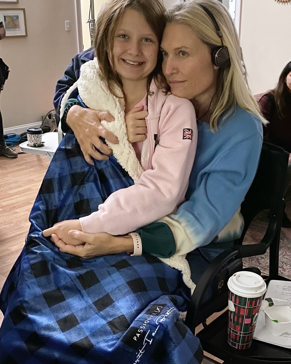 ToscaMusk's tweet photo. On set directing with my baby girl, snuggling with our new Gabriel’s Inferno blanket. Soooo soft. #bringyourkidstowork #passionflix https://t.co/xOGW1J9e4H