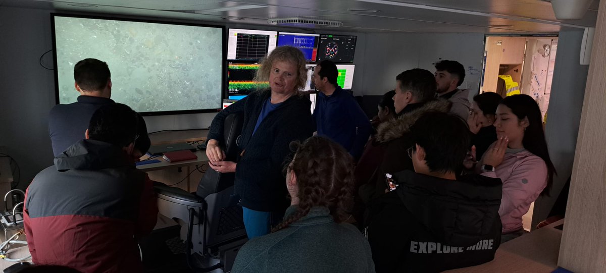 Today @UCD_Geography students continue #SeabedMapping surveys off the coast of #Cork! They carried out CTD and drop camera deployments, benthic fauna analysis and processed seabed data using @QPSofficial provided software. @GeolSurvIE @MarineInst @Dept_ECC @smartseaschool