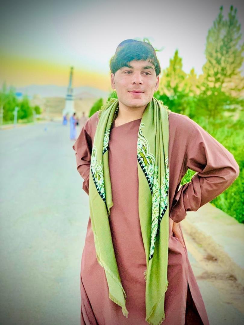 HilalHasham's tweet photo. دجمعی مبارکی شفه ده لوی خدای ج دی جنتونه نصیب که
کوچنی شهیدورورکه
نن یی یوه میاشت پوره سول الله ج دی احسان درسره وکی!
(🙏😭) https://t.co/oYCcE4lHLc