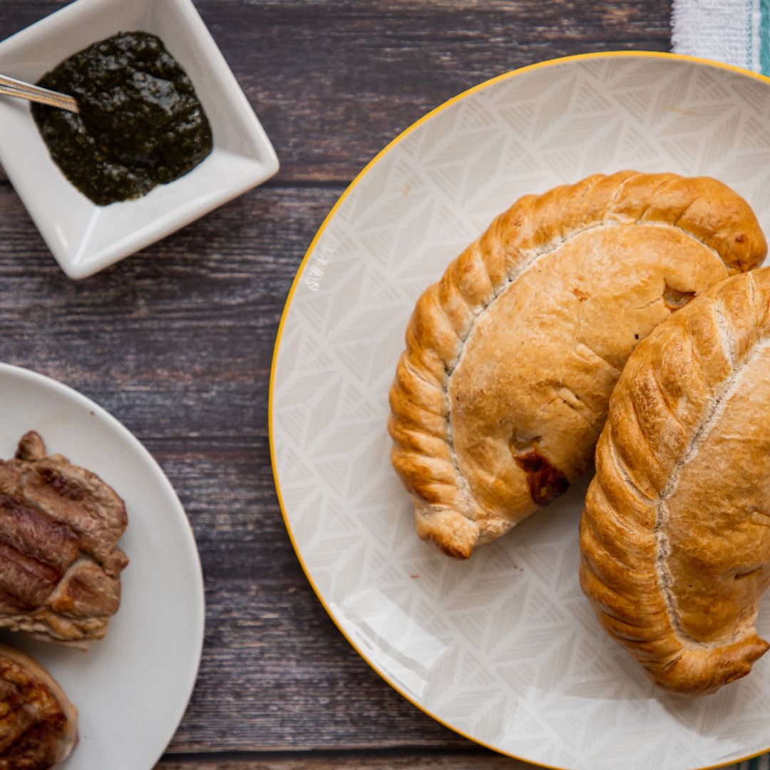 MallettsTruro's tweet photo. Proud purveyors of @primabakeries pasties here in Truro.
They sure get our 'licked-our-lips' seal of approval.@primabakeries https://t.co/cPypclU4fZ
