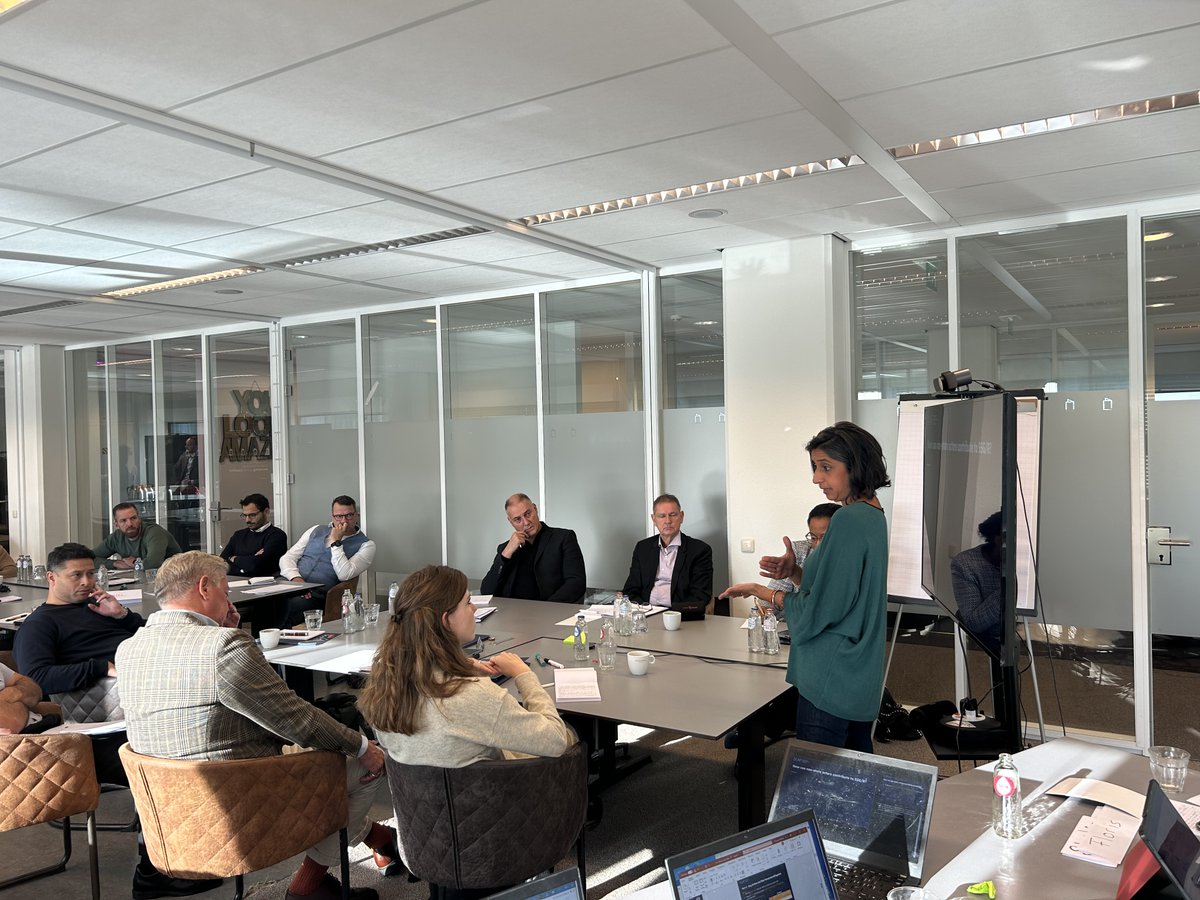 DCAF_Geneva's tweet photo. DCAF is pleased to support 🇳🇱 in their efforts to promote #SSGR, including in the Western Balkans region. In our 3-day course earlier this month, we were glad to be joined by @carinatwork and @CESSorg to talk about SSG/R.

@Politie @DutchMFA @ministerieJenV @Defensie https://t.co/7Ys8Dt6tgA