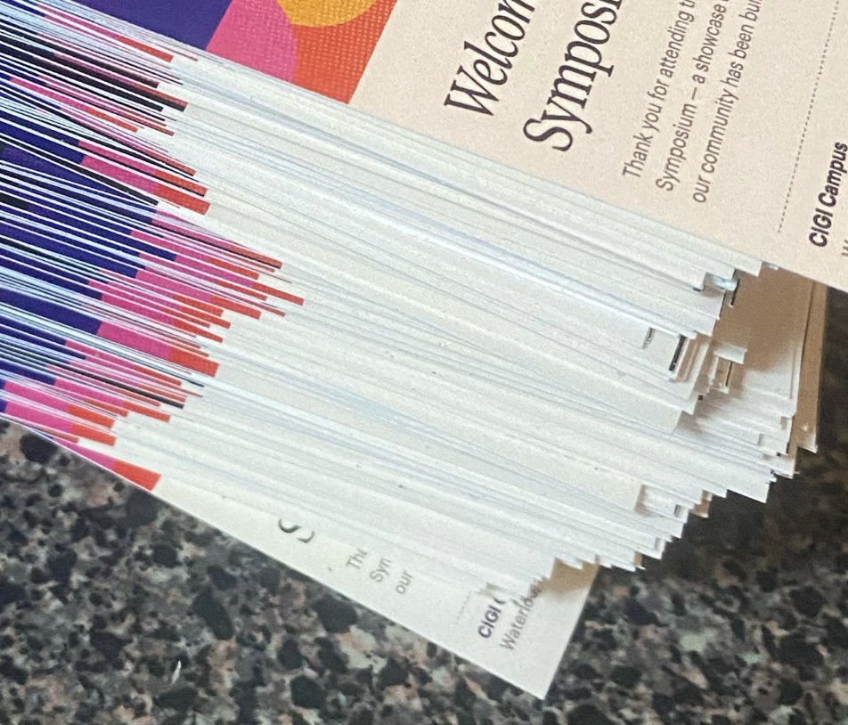 socraticainfo's tweet photo. something is happening today.... https://t.co/VI7t5TcFnJ