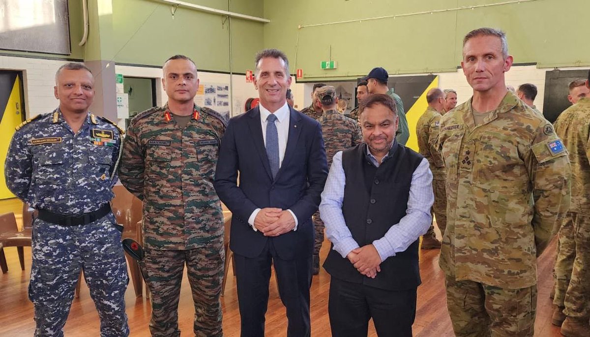 1st ever 🇮🇳 🇦🇺 triservice Exercise AUSTRAHIND commenced in Perth today wt opening ceremony participation of 🇮🇳 🇦🇺 soldiers & officers.Hon Paul Papalia, Brig Bret Chaloner of 13th Brigade of 🇦🇺 Army welcomed 🇮🇳 soldiers togthr wt CG, Defence Attache,veterans of Indian armed forces