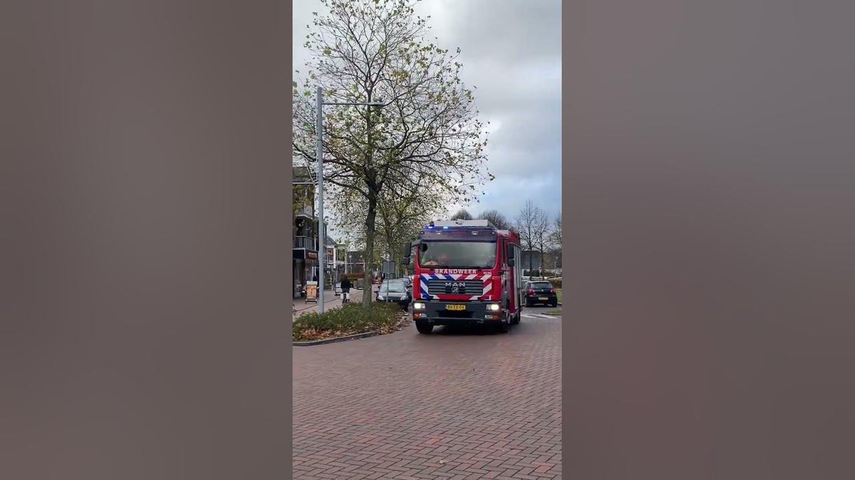 marcelklip's tweet photo. PRIO 1 | Brandweer (01-2133) arriveert bij gaslekkage https://t.co/Ot9XYjsjoJ https://t.co/E8IvJ9lweX