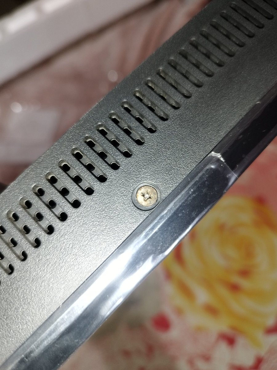 CustomModifier's tweet image. This is the so called Haier brand new led tv which I have received in replacement of the under warranty damaged LED TV. @IndiaHaier @HaierAppliances @haier_uk