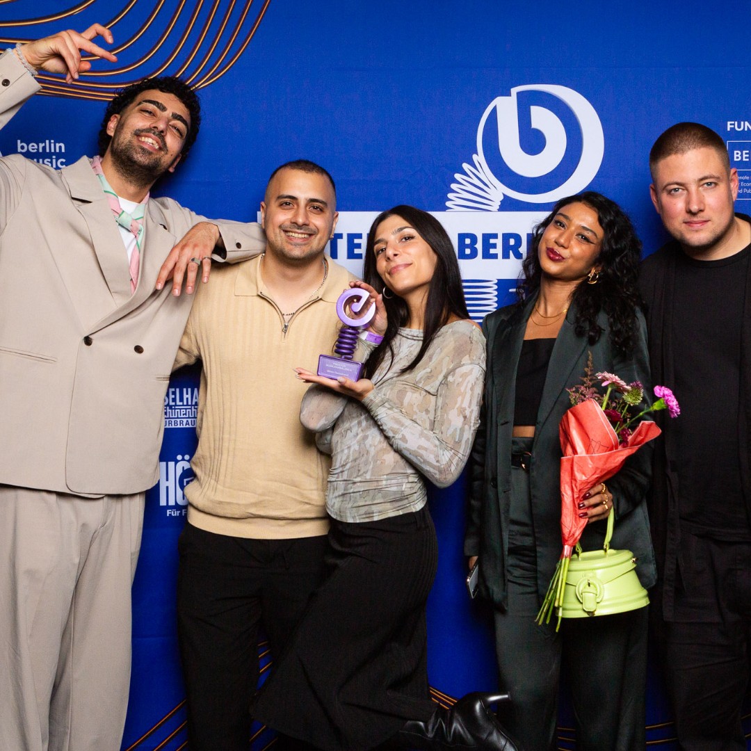 Was für ein toller Abend – genießt noch einmal einige Highlights der Listen to Berlin: Awards! 🎶🧡"

📸 <a href="/Florian/">Florian Weber</a>.Reimann

#listentoberlin # listentoberlinawards 
@mwmberlin @listentoberlin