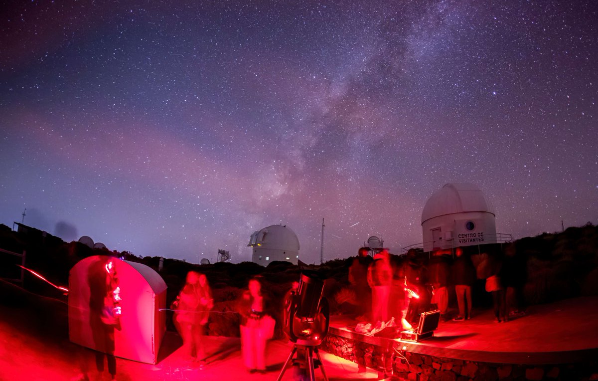 ❄️🏫 La semana pasada se clausuró la Winter School of Astrophysics con la visita del estudiantado al Observatorio del Teide. Para muchos, esta fue la primera vez que visitaban un observatorio astronómico profesional

iac.es/es/divulgacion…
