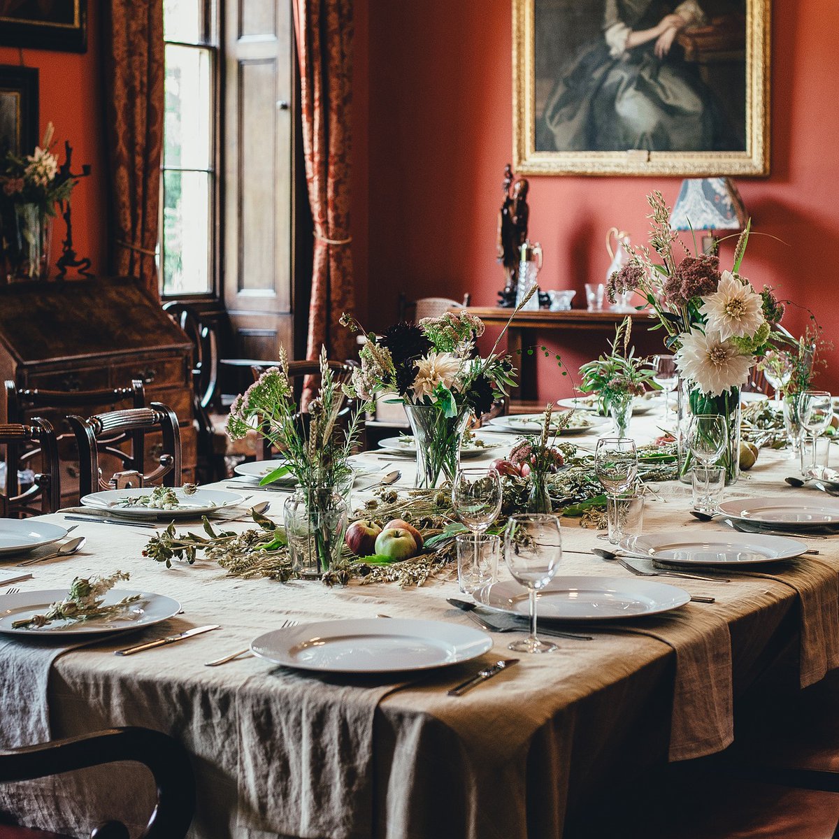 AlmaHolHealth's tweet photo. Thanks Brain: Thanksgiving's Success Boost! Dive into family time benefits:
🤝 Harmony: Oxytocin for resilience.
🔍 Boost: Convos ignite creativity. 
🌟 Calm: Reduce stress hormones.
🧘‍♂️Mindfulness: Gratitude enhances positivity. 
 #ThanksgivingMindset #SuccessThroughConnection https://t.co/g6GNZZNKHu