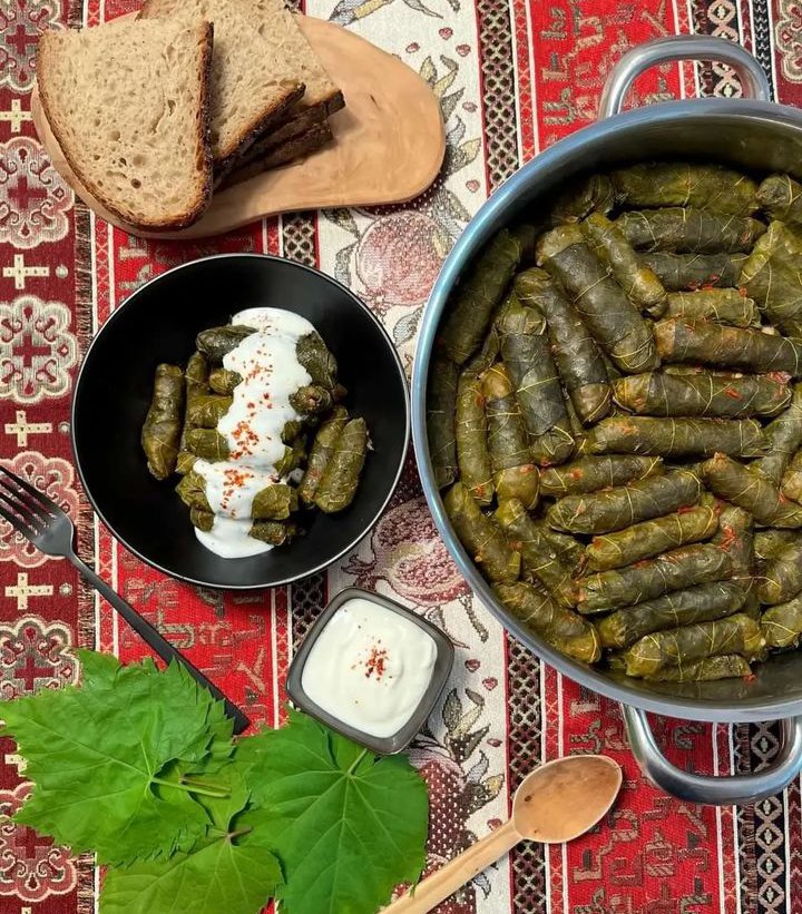 lio___m's tweet photo. One of the most amazing dishes of Armenian cuisine~ ❤️🇦🇲

#tolma #dolma #Armenia https://t.co/lqOBif3c0R