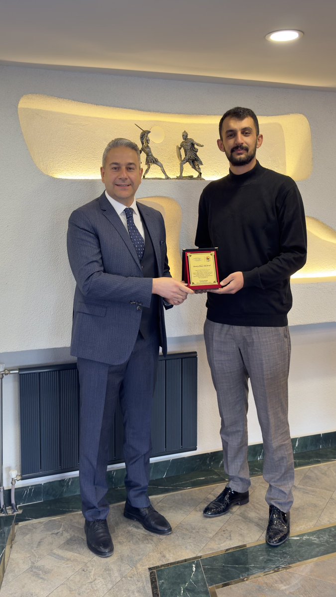 Tüm arkadaşlarıma yeni projeler ve başarılarla dolu sağlıklı ve huzurlu bir gelecek diliyorum.