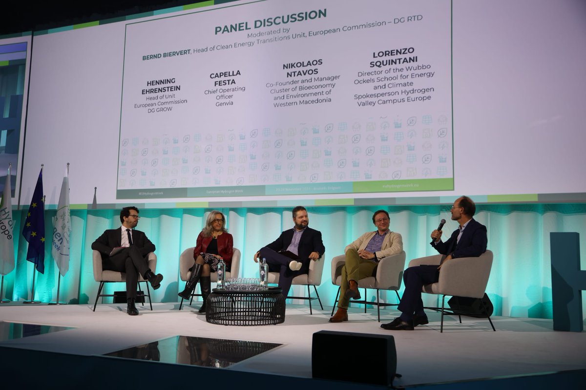 CleanHydrogenEU's tweet image. 🎬 Straight from the Session on Skills @EUH2Week

🚀 Word from the youth: Simran Sinha, @gh2org : We need a balance of technical expertise and experience in cross-sectorial knowledge and we need to make sure that the next generation is equipped with a diverse skill-set.