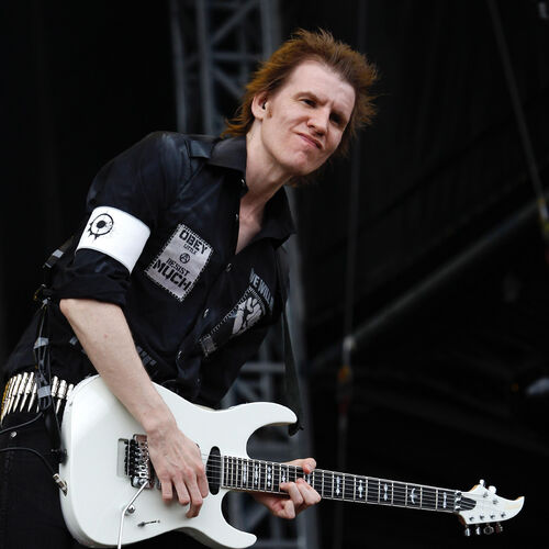 NoClass_Radio's tweet photo. 23 de noviembre de 1977. Nace Christopher Amott en Suecia. Es un guitarrista sueco, hermano menor de Michael Amott y miembro fundador de la banda Arch Enemy, actualmente es guitarrista de la banda Dark Tranquillity. #ChristopherAmott #ArchEnemy #DarkTranquillity https://t.co/tAWd0Ox74O