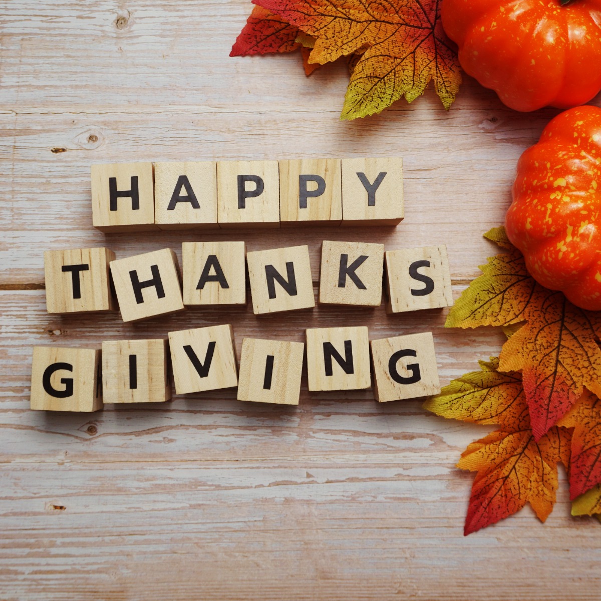 Happy Thanksgiving! Today, we give thanks for all the blessings in our lives and the people who make them possible. Let's enjoy a delicious feast and spend time with our loved ones. Wishing you all a warm and wonderful Thanksgiving! 🦃🍁
