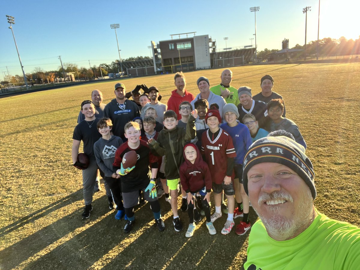 F3TheHollow's tweet photo. 25 pax (6 FNGs ๐ฅ) rumbled, bumbled, and stumbled around the LHS football field in the inaugural Hollow/@F3Shawshank Turkey Bowl! Youngsters took down the Oldsters! @F3LexSC #F3Counts https://t.co/pxjQwkyqFy