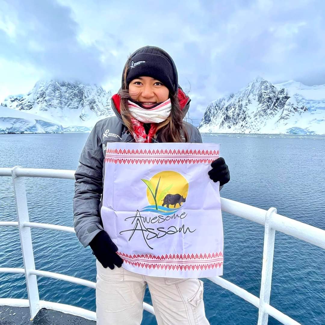 jubinjdeka's tweet photo. Many congratulations to Assam’s daughter Priyanka Rajkakati for successfully completing her voyage to Antarctica. Indeed proud to see her promoting #AwesomeAssam from the Southern hemisphere. #Antarctica https://t.co/S1blbxdO5E