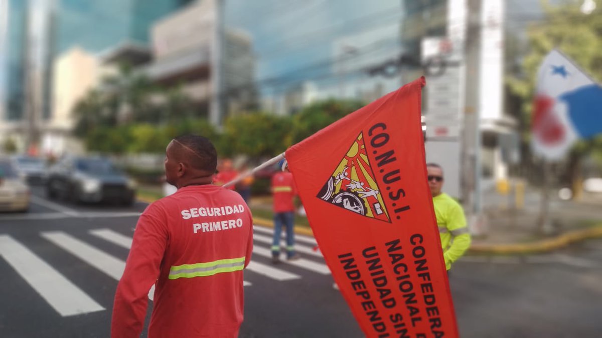 conusi21's tweet photo. 🛡️🌐 ¡Seguimos en resistencia hasta derogar la Ley 406! 

El pueblo habló claro: 🗣️ ¡NO AL CONTRATO MINERO! 👊🚩🇵🇦 

Unidos y decididos por un Panamá sin minería. 💪 
 #NoAlContratoMinero #CONUSIEnAcción #DegoratoriaYa #PuebloUnido #NoALaMineria https://t.co/cAZaqQVmOk
