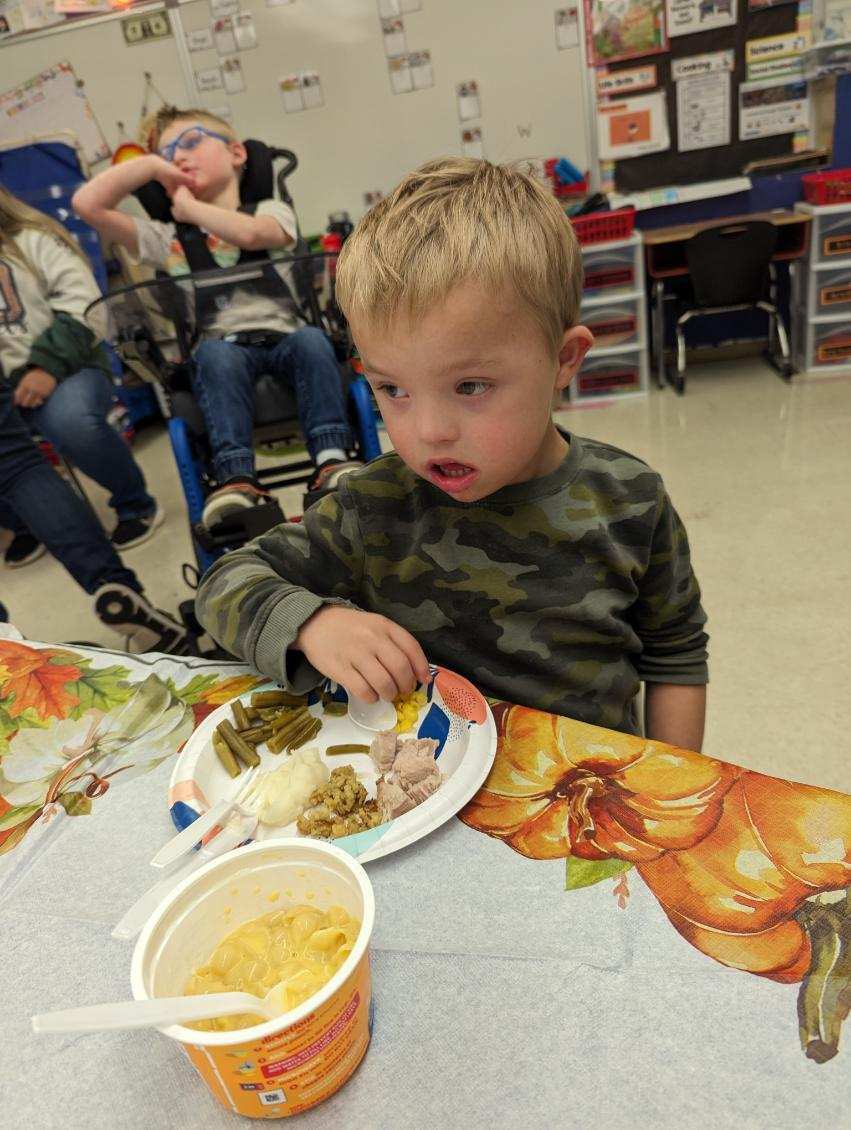 BCS_StudentSvcs's tweet photo. Had a wonderful Thanksgiving feast with some of our friends in Mrs. W’s class. Happy Thanksgiving! https://t.co/XJRvjOVkZZ