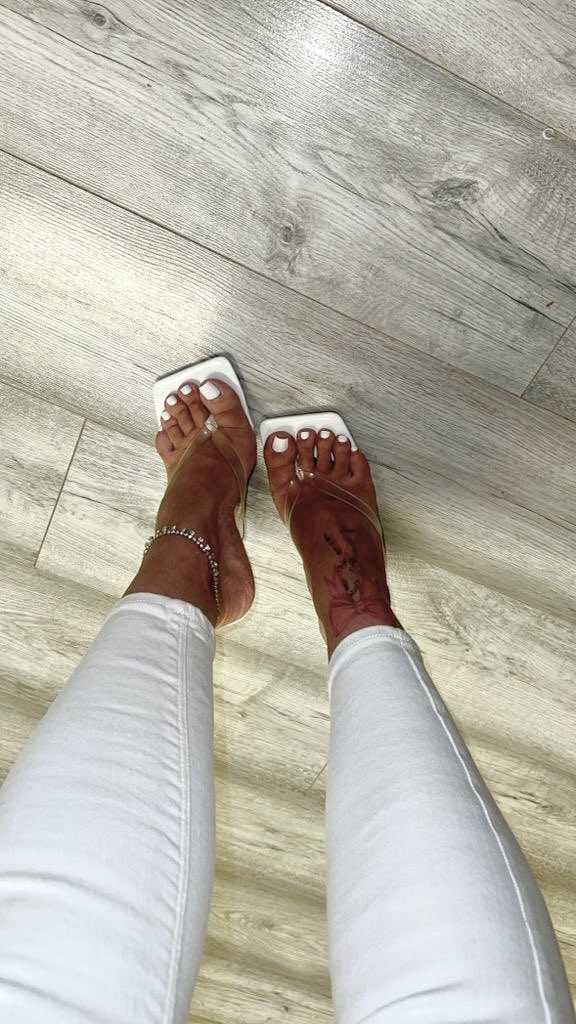 ABPrettyFeet_'s tweet photo. @Feetfinder Always https://t.co/pMIdCmPoQe