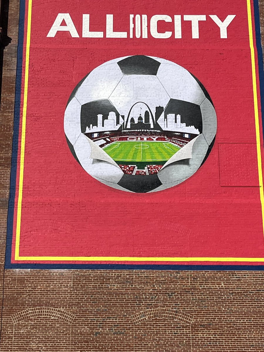 gonzjove's tweet photo. Mural in progress #murals #art #city #STLSC https://t.co/f8ynbYt4ra