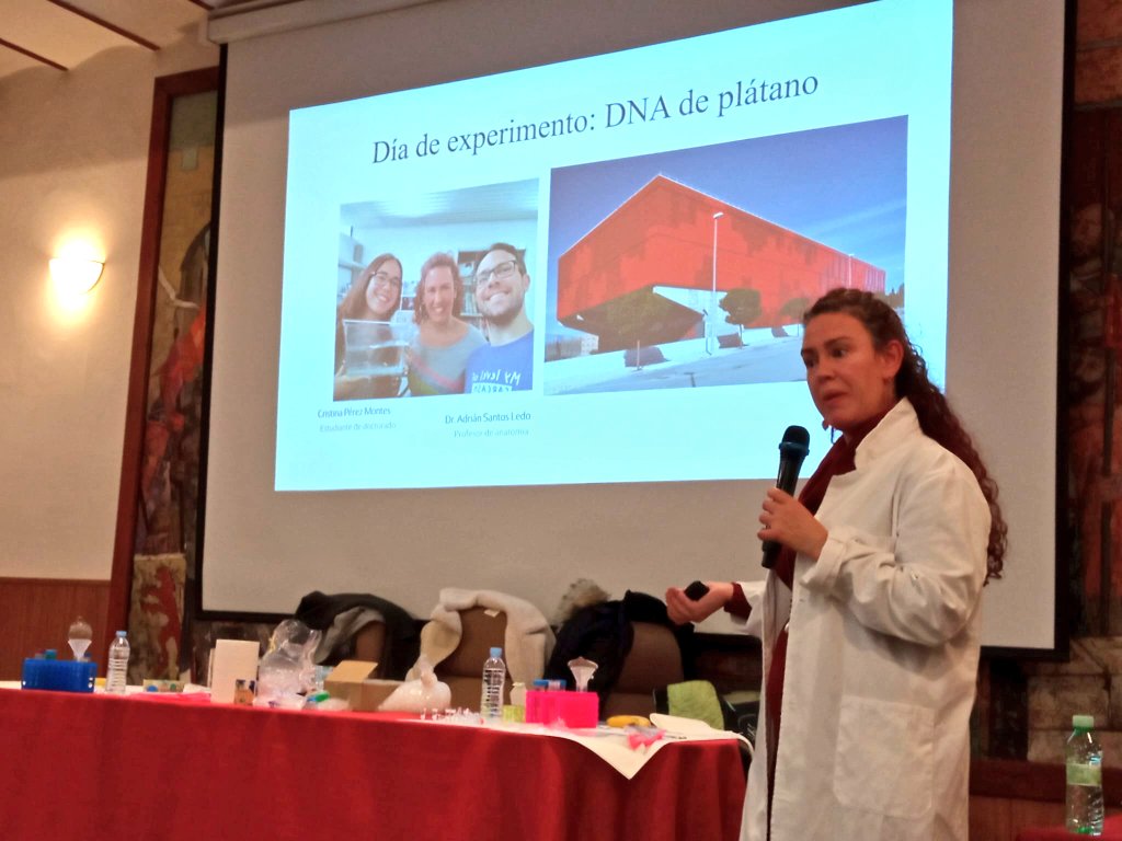 Hemos pasado una tarde excepcional con los alumn@s de la Universidad de la Experiencia <a href="/usal/">Universidad de Salamanca</a> extrayendo DNA del plátano. #Gracias al <a href="/ibfg_es/">IBFG</a> por todo el apoyo y a mis super ayudantes <a href="/LordZebrafish/">Adrian Santos</a> <a href="/fluffylouhaz/">Xxx Leak Hub 🇱🇷</a>