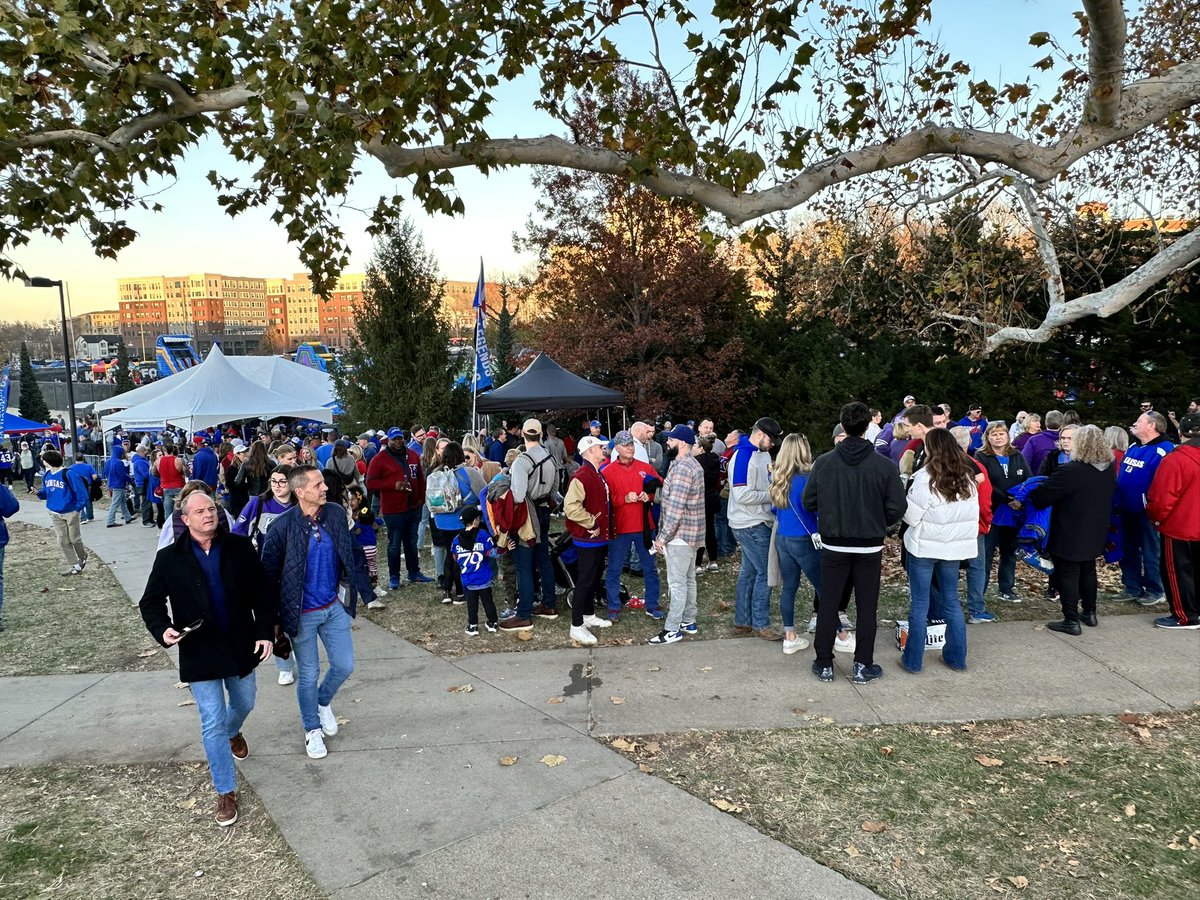 Legends of Kansas tweet media