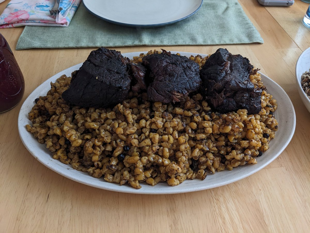 LysergCooks's tweet photo. Braised Bison with Sage, Juniper Berries and Hominy.
Sides fey bred with cranberry sauce and wild rice. https://t.co/xBj9vNLl75