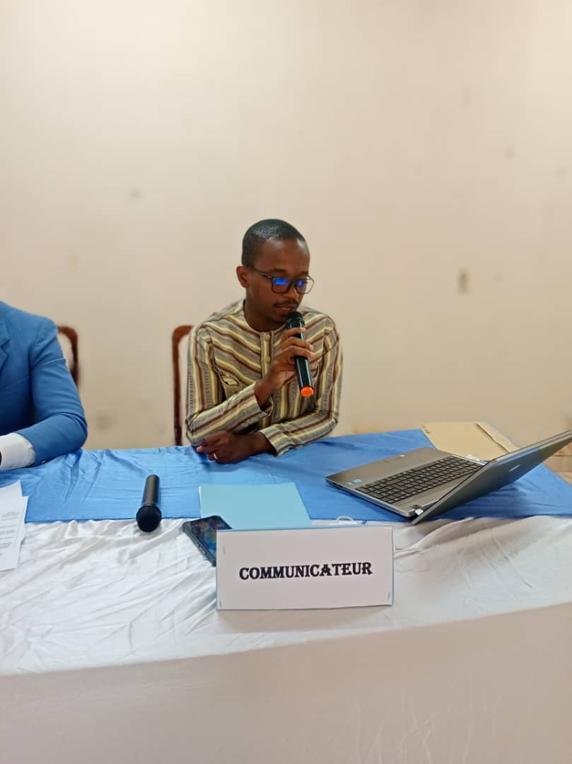 berengertsome's tweet photo. J'ai eu plaisir à donner une communication sur les clubs de la Francophonie au Burkina Faso ce jeudi 23 novembre 2023. Pour rappel depuis 2019 cette date célèbre les profs de français dans le monde. https://t.co/cqdRgxbjXD