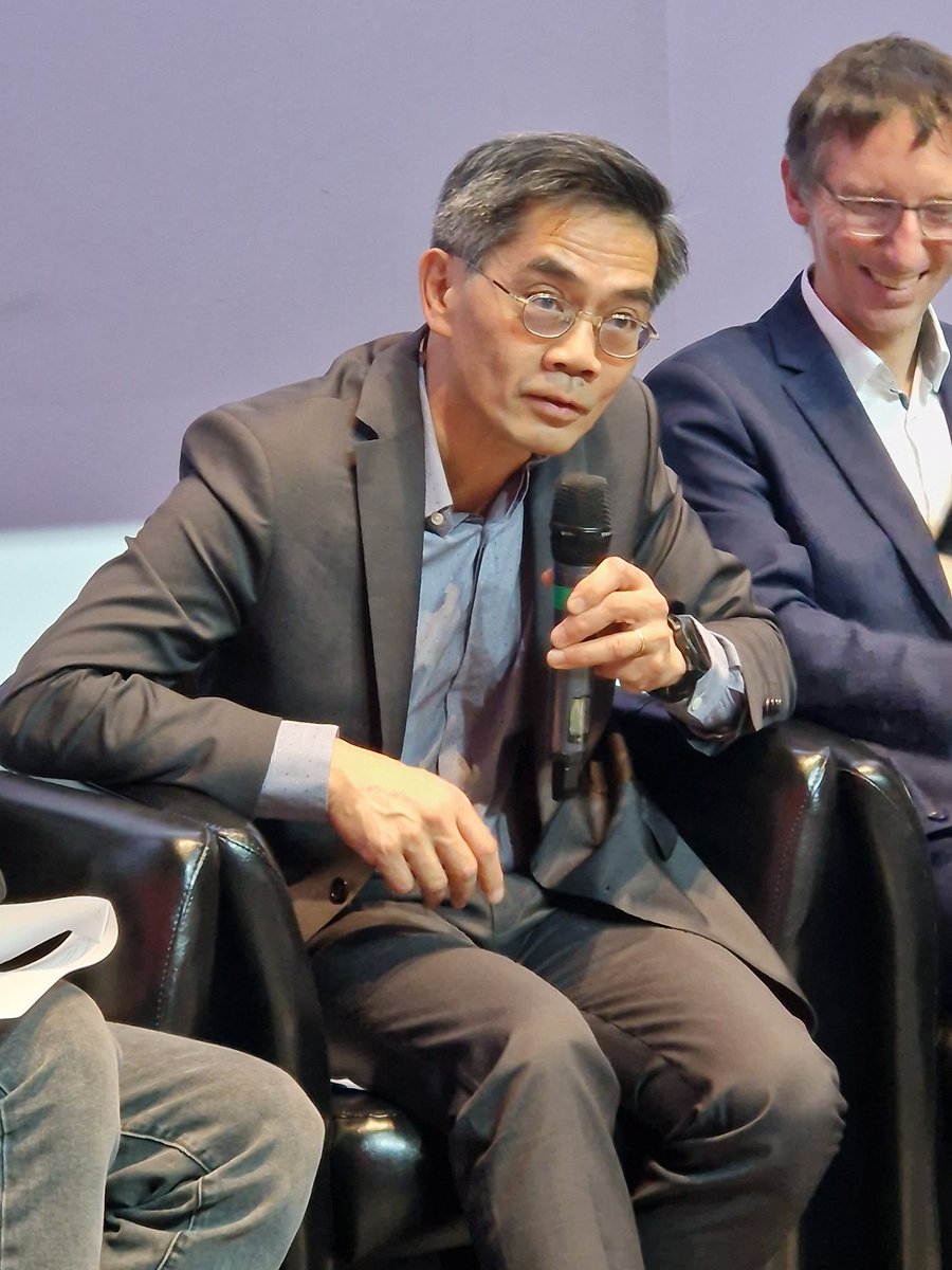 VRTmag's tweet photo. #ConferenceVRT
 Dao Dam-Hieu, Directeur exécutif Commercial &amp; Partenariats, RATP Dev :
"Le problème d'automatiser toutes les lignes c'est qu'il faut pour ça tout contrôler, les lignes automatiques n'ont pas le droit à l'erreur"
@RATPgroup https://t.co/8y1B6pr7DD