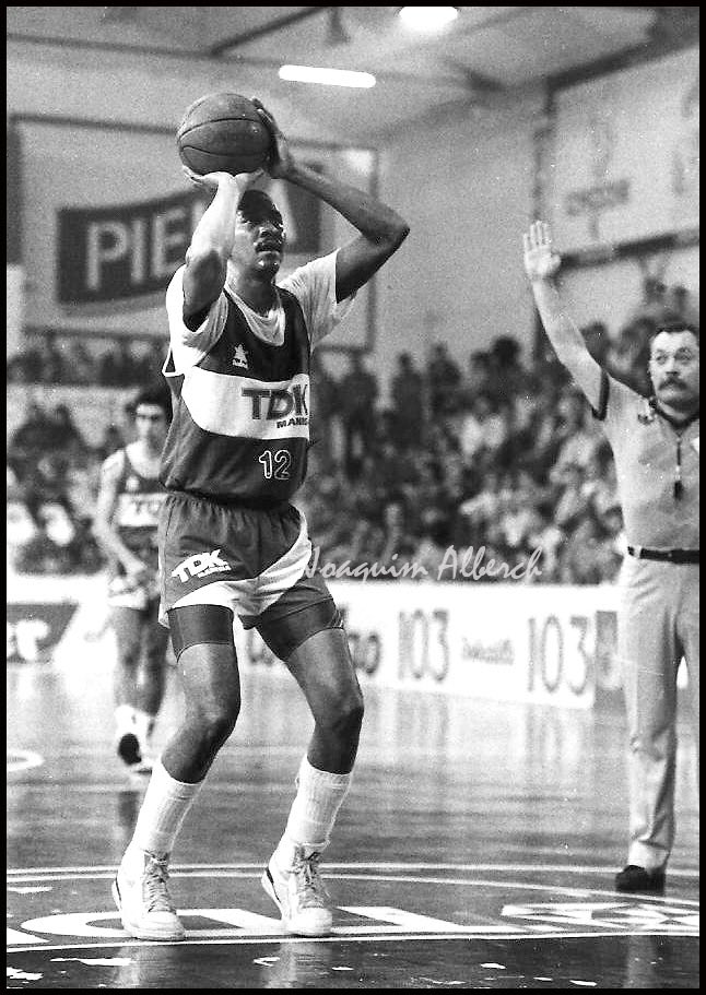 GRADA D’ANIMACIÓ 🔴⚪️ tweet media