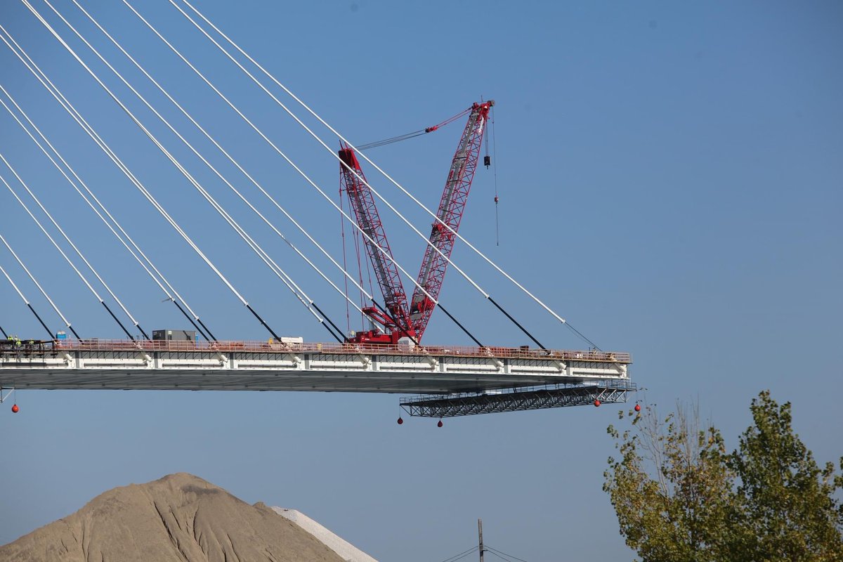 photobyjf's tweet photo. Up close and underneath views of the construction of the @GordieHoweBrg in Detroit’s Delray neighborhood. #GordieHoweInternationalBridge #Detroit #Windsor https://t.co/YYF1Oh4px8