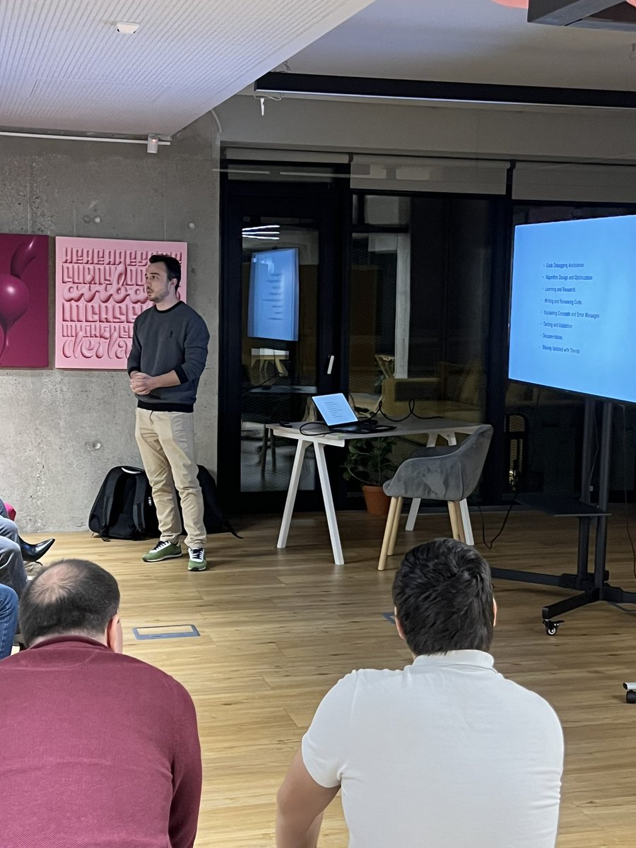 incremental_com's tweet image. Second presentation at tonight&apos;s community meetup: @laurspilca with a talk on AI!
#itisfun