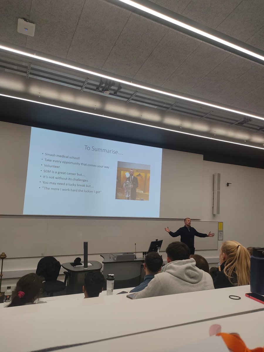 This time last week we hosted our first LMSS Ordinary Meeting of the year! A huge thank you to @merseysportsmed for such an interesting and enthusiastic talk on ‘A Career in Sports Medicine’ 🤩🏈🚴