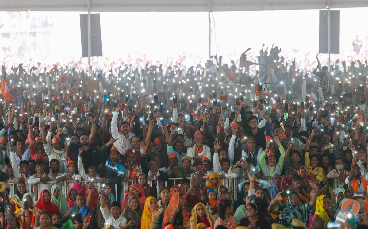 sunilozabjp's tweet image. अपना देश एक मन्दिर है, हम पुजारी हैं, राष्ट्रदेव की पूजा में हमें अपने आपको को समर्पित कर देना चाहिए: श्रद्धेय अटल जी
यह केवल एक वाक्य नही एक सफल जीवन का दर्शन है जिसने इन पंक्तियों को आत्मसात किया ऐसे प्रधानमंत्री श्री @narendramodi जी,आज विश्व का सबल नेतृत्व कर्ता बन राष्ट्र…