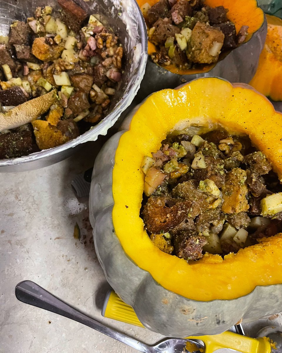chefbobinc's tweet photo. Stuffed pumpkins. Sourdough, apple, onion, celery, Gruyère cheese, bacon, walnuts, thyme, basil, spices, cream and egg. https://t.co/7VKJqfw2kL