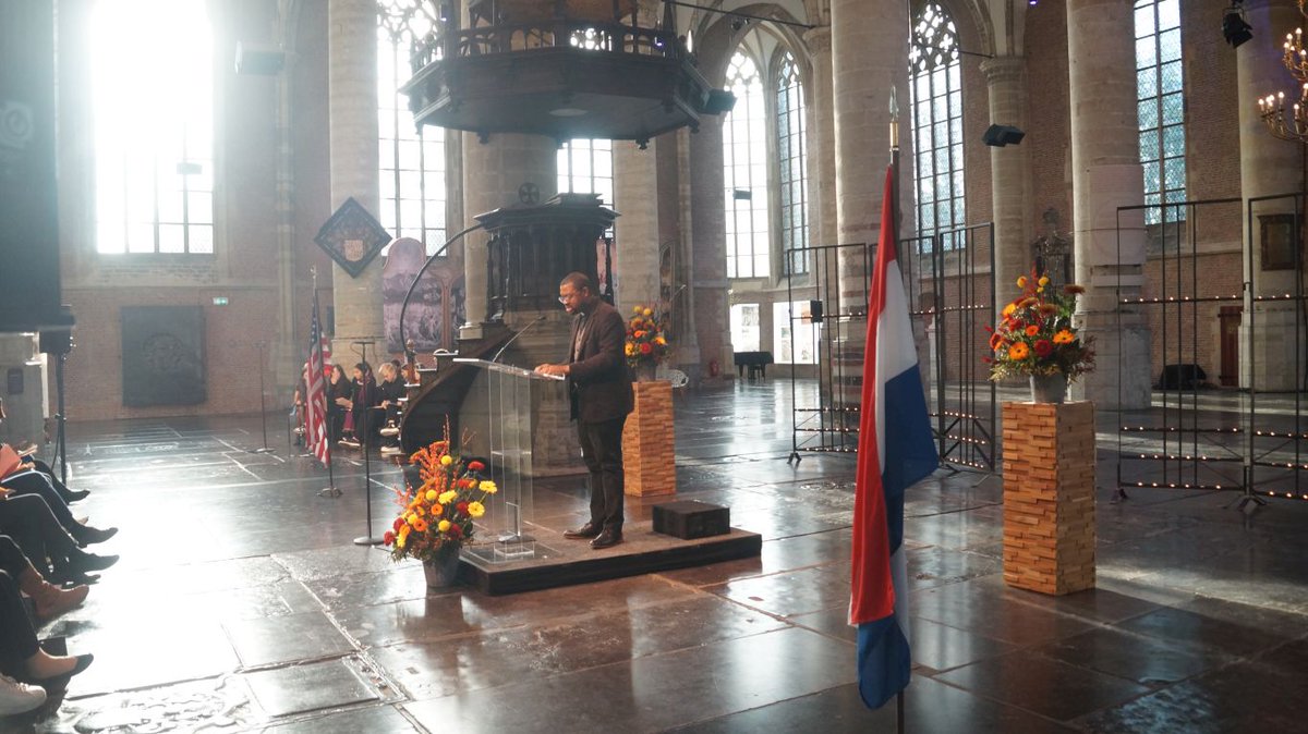 A few photos of this morning's Thanksgiving Day Service in the Pieterskerk in Leiden. Pilgrim pastor John Robinson was buried in Pieterskerk ground and there is a memorial for him inside the church.