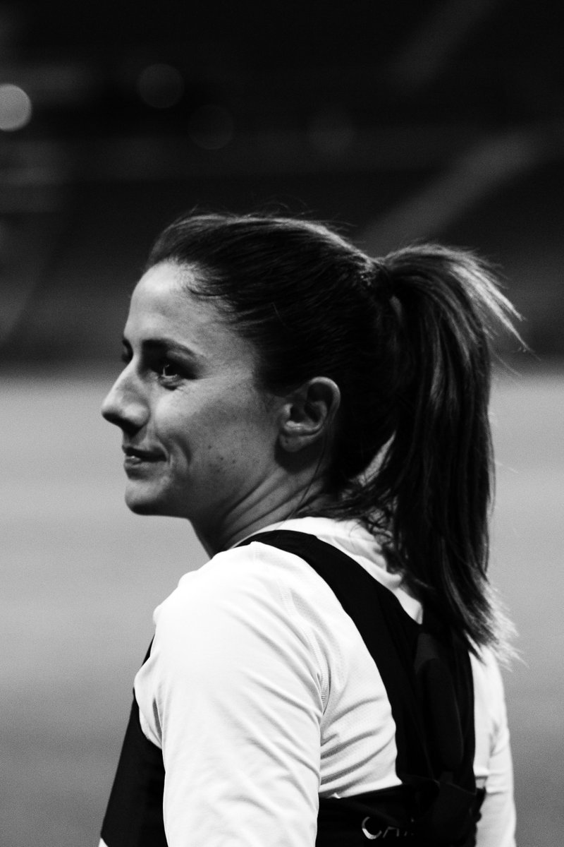 regzphotos's tweet image. Back home under the stars of the Champions League 💫 

Lyon continue to top their group with a 2-0 win over SKN St. Pölten

©️ Pauline REGZ - All Rights Reserved

#UWCL #OLSTP