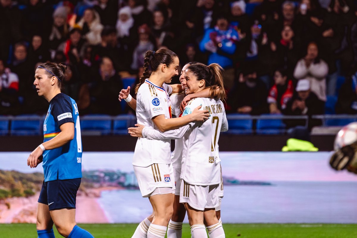 regzphotos's tweet image. Back home under the stars of the Champions League 💫 

Lyon continue to top their group with a 2-0 win over SKN St. Pölten

©️ Pauline REGZ - All Rights Reserved

#UWCL #OLSTP