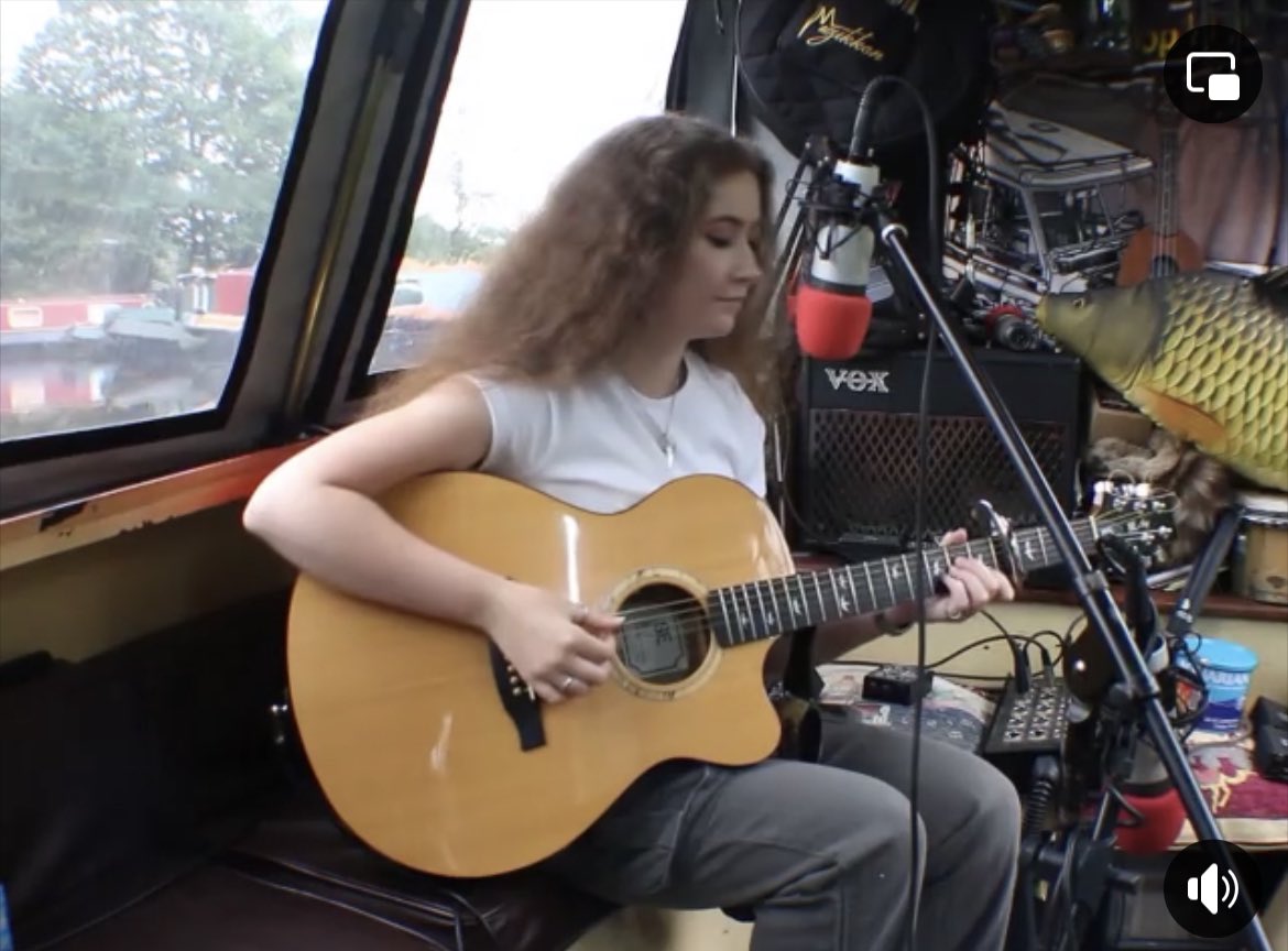 youtu.be/4yxiP7hYGsY?fe…

#thenarrowboatsessions