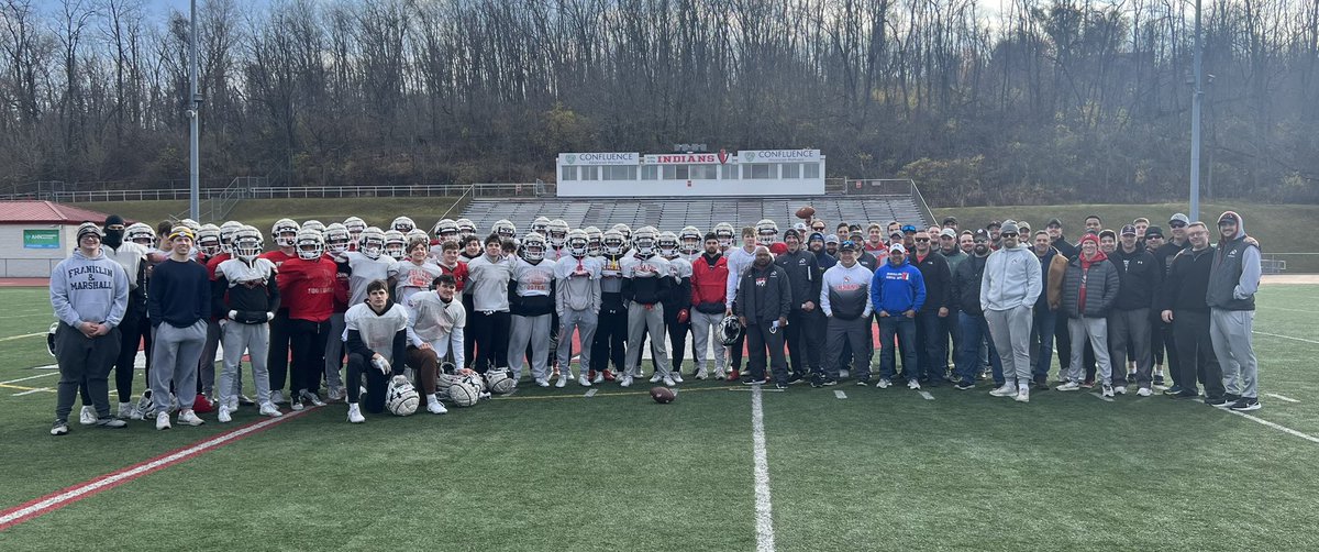 🏈Happy Thanksgiving 🦃 from the     🏆2023 5A WPIAL CHAMPIONS🏆 and all our ALUMNI <a href="/PetersTwpFB/">Peters Twp Football</a> We appreciate everyone starting their day with us!