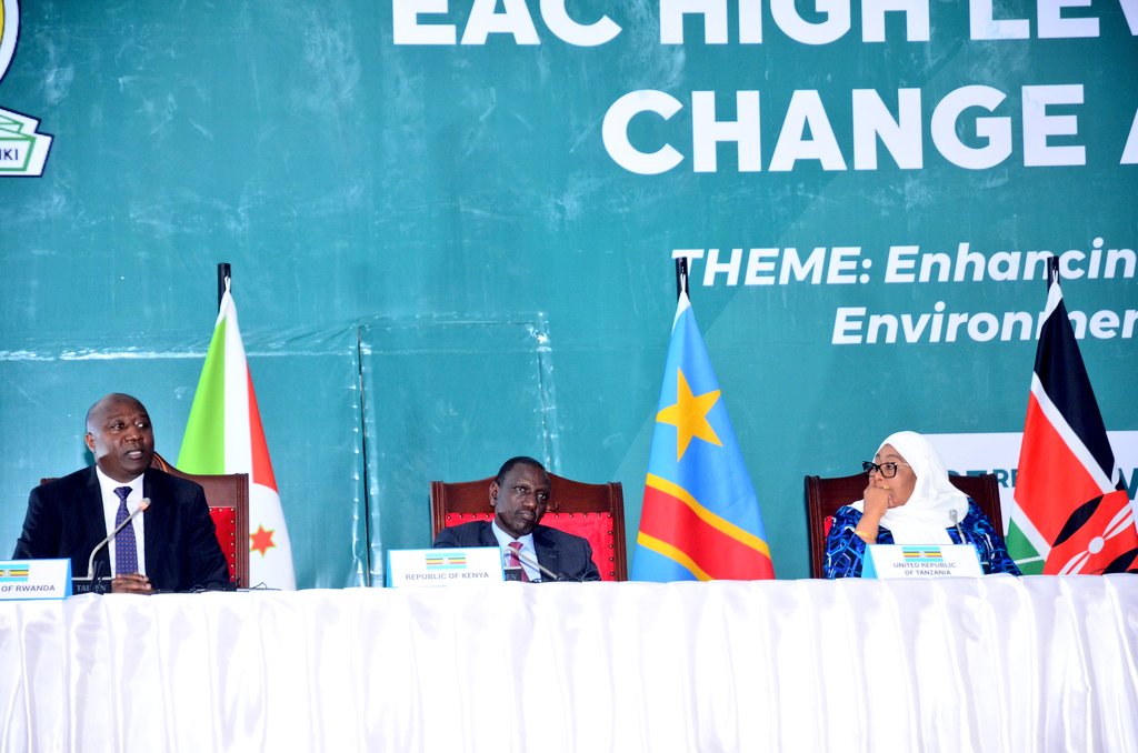 PrimatureRwanda's tweet photo. Today, in Arusha Tanzania, Prime Minister Dr. Ngirente attended the EAC High-Level Forum on Climate Change and Food Security, ahead of the 23rd Ordinary Summit of EAC Heads of State, which is slated for tomorrow. https://t.co/i7ggvmNsB8