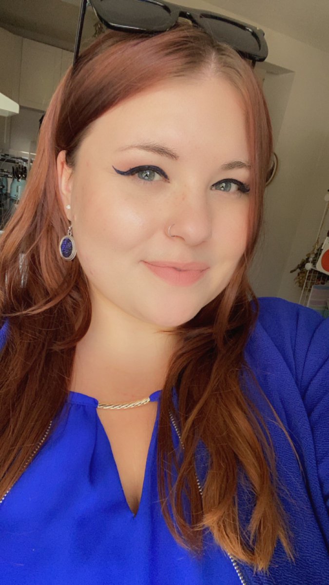 calgaryhomeless's tweet photo. Congratulations to Nicole Netzband @TrellisYYC on receiving the Art Smith Employee Award at last night's Sidewalks to Door Locks!  Nicole has helped over 300 youth find stable housing in less than four years. Congrats, on your award! https://t.co/z8BHchWAPc