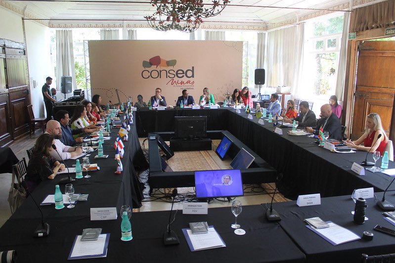 ConsedBR's tweet photo. O presidente do Consed, Vitor de Angelo (ES) está presente na reunião e realizou a abertura oficial do encontro que tem como anfitrião o secretário de Educação de Minas Gerais, Igor de Alvarenga. #educação https://t.co/NsfckzxTY3