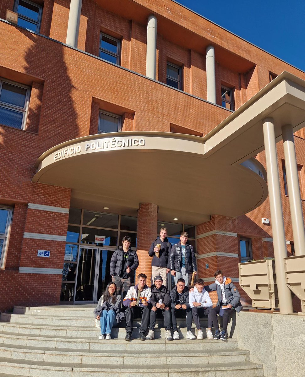 IES Manuel de Falla tweet media
