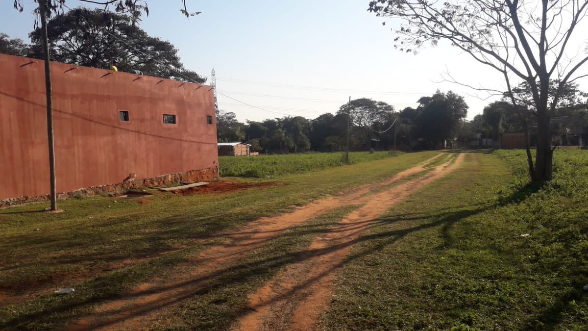OFERTAS DE FIN DE AÑO! Lotes en cuotas corridas, planos y con todos los servicios. Garantiza Óscar Santos Propiedades
-Acceso Sur, zona Guarambaré: Cuotas 800 mil
-Pirayú, dos cuadras del arroyo: Cuotas 450 mil
-Itá, 2 cuadras Ruta 1: 1.100.000
WhatsApp: (0982) 889 765