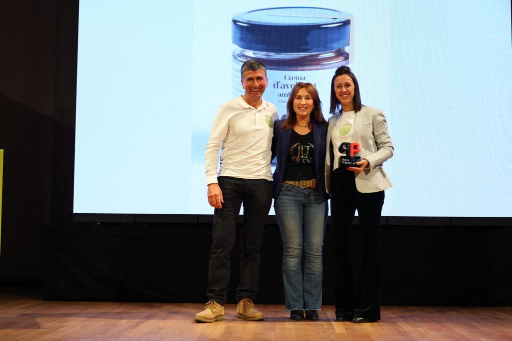 DiputacioGirona's tweet image. El 1⃣r guardonat dels #PremisProjectat és @nuasets_
Productor d'avellanes de qualitat i amb segell d’@ExcellentGirona.

 ✅Amb la mentoria han reorganitzat tota la part comercial i de distribució per poder arribar millor als seus clients.

#COCREIX #FonsUECat #PromoecoDdGi