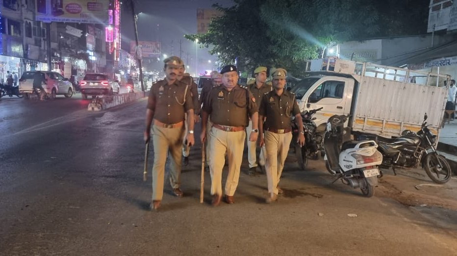 DEORIA POLICE tweet media