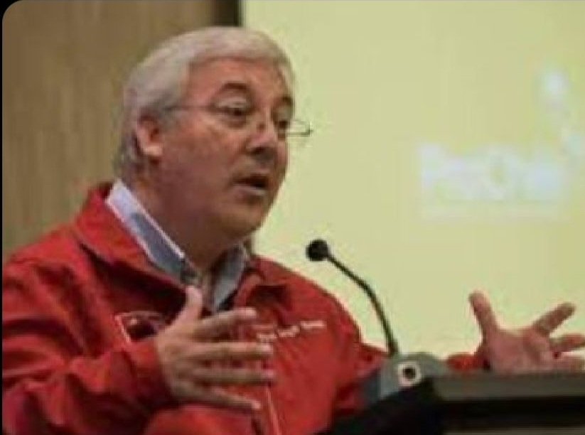 FBustorf's tweet photo. Otro UDI está formalizada en Iquique por fraude millonario al fisco, se trata del ex intendente de Piñera, Miguel Quezada Torres.  Este ladrón se arregló con las cajitas de alimentos q entregaban a las familias más afectadas en pandemia. #DerechaCorruptaYMiserable

@Alva_Bere https://t.co/JUxSxLpuPO
