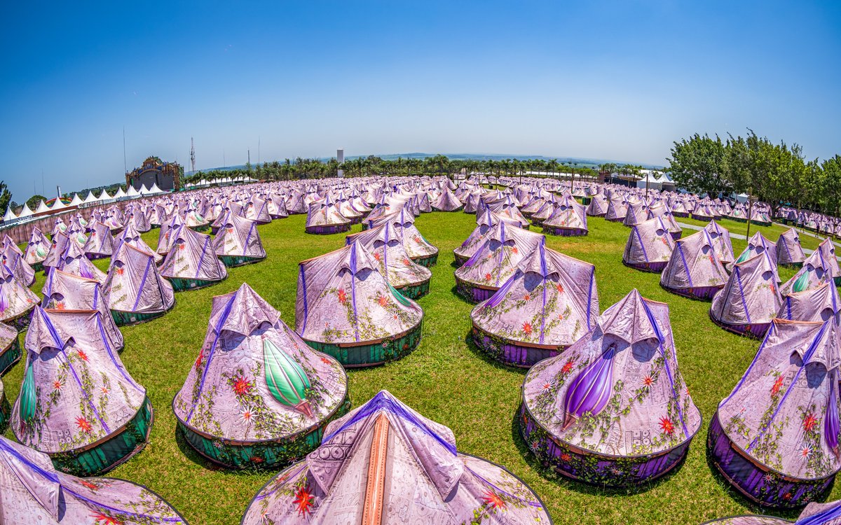 TMLBrasil's tweet photo. DreamVille: a escolha ideal para quem quer viver a experiência do Tomorrowland Brasil por completo! By @becksbeerbr. https://t.co/VhdM8SRzKO
