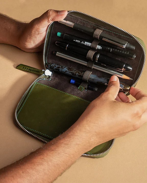 In a world where details matter, 'Companion' stands out as the epitome of sophistication. This pen pouch is more than a storage solution; it's a style statement for the creative soul. Your pens, now organized with flair. 🌟🖊️ 

#CompanionStyle#EffortlessElegance#StationeryLove