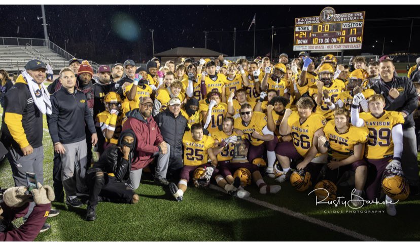 DavCardFootball's tweet photo. Happy Thanksgiving Cardinal Nation!! Thanks for all your support along the way! #SVLCHAMPS #DISTRICTCHAMPS #REGIONALCHAMPS https://t.co/89Zkldd0ND